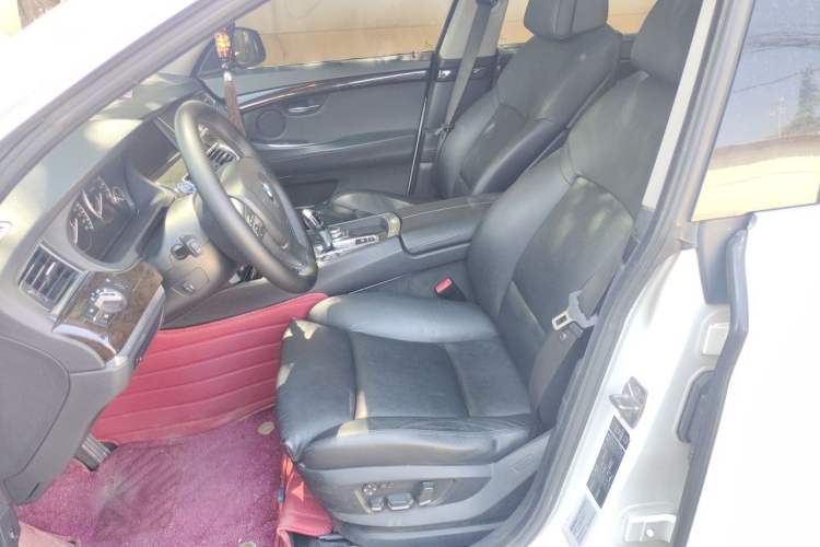 Used BMW 5 Series GT 2010 550i Luxury Edition Left Front Seat