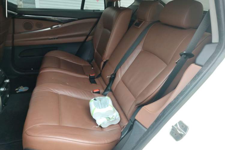 Used BMW 5 Series GT 2010 535i Leading Model Left Rear Seat