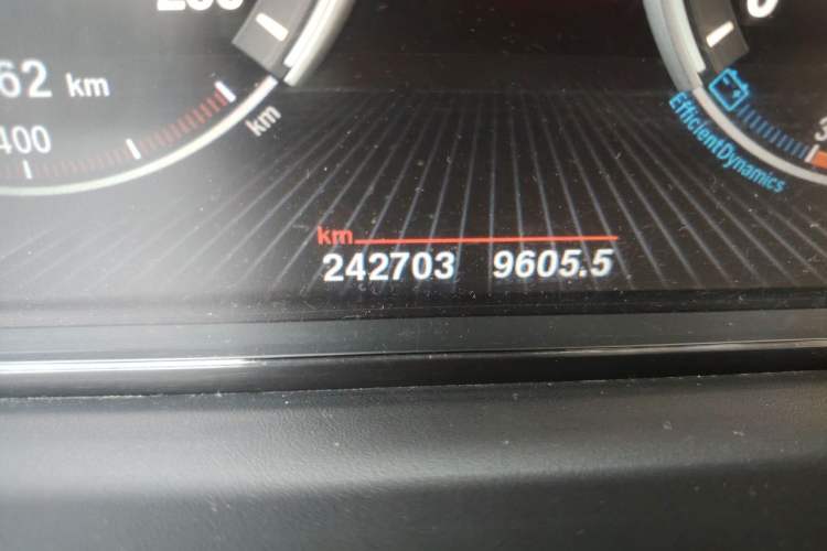 Used BMW 5 Series GT 2010 535i Leading Model Odometer Close Up