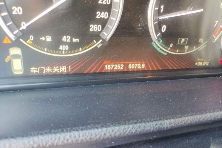 Used BMW 5 Series GT 2010 550i Luxury Edition Odometer Close Up