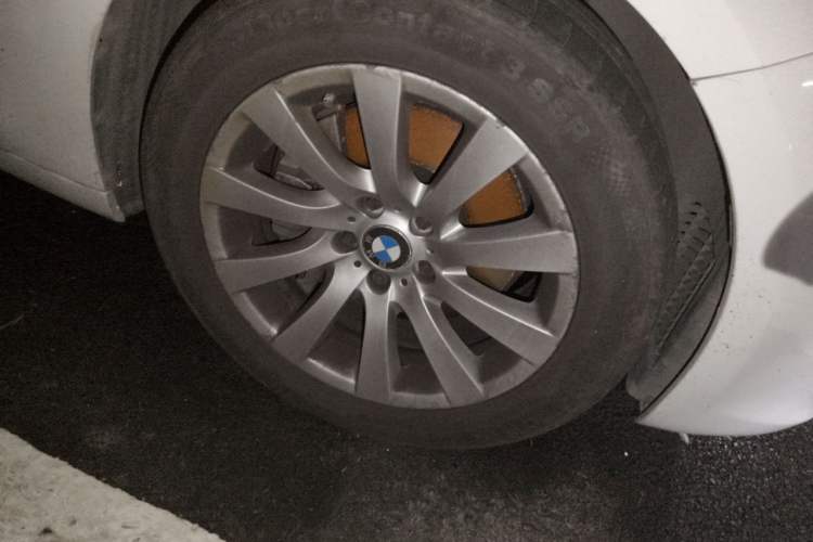 Used BMW 5 Series GT 2010 535i Leading Model Right Front Wheel Hub