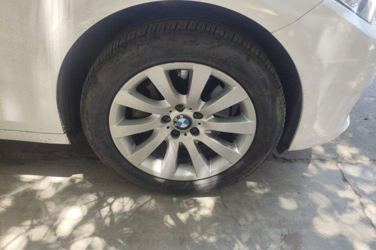 Used BMW 5 Series GT 2010 550i Luxury Edition Right Front Wheel Hub