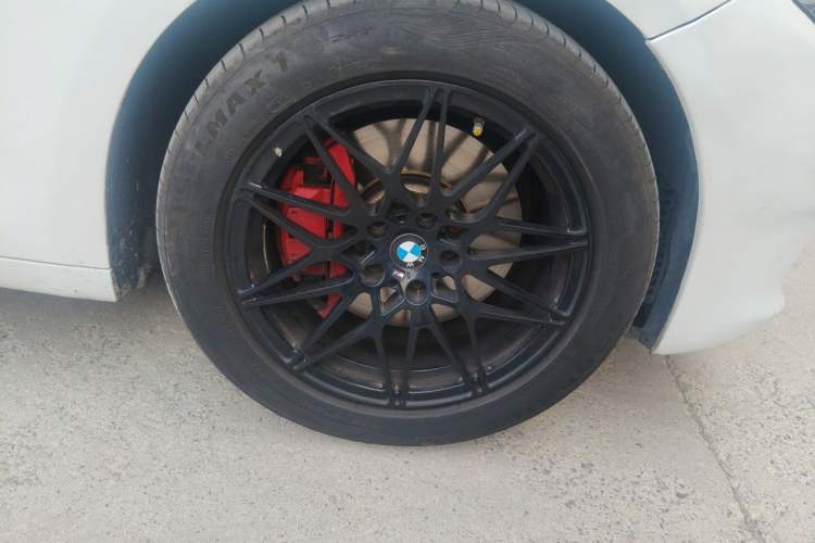 Used BMW 5 Series GT 2010 535i Leading Model Right Front Wheel Hub