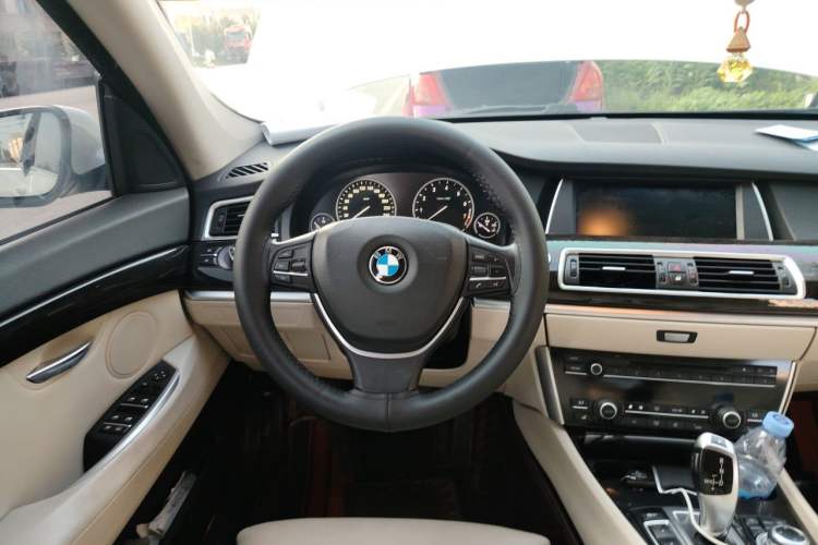 Used BMW 5 Series GT 2010 535i Leading Model Steering Wheel