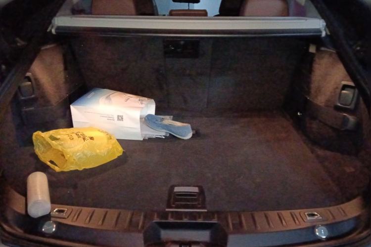 Used BMW 5 Series GT 2010 535i Leading Model Trunk