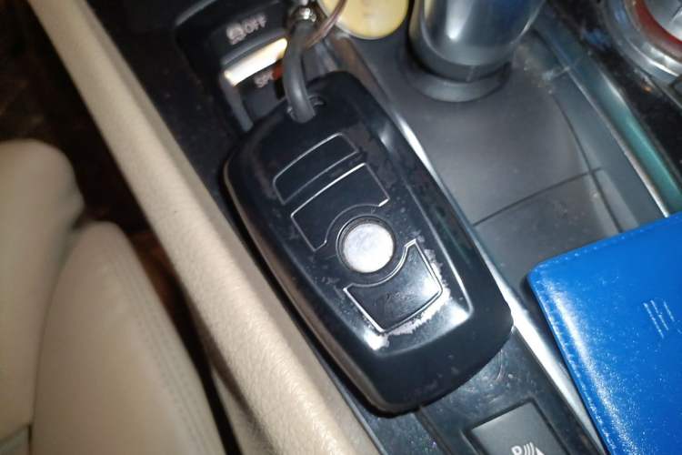 Used BMW 5 Series GT 2010 535i Luxury Edition Vehicle Key