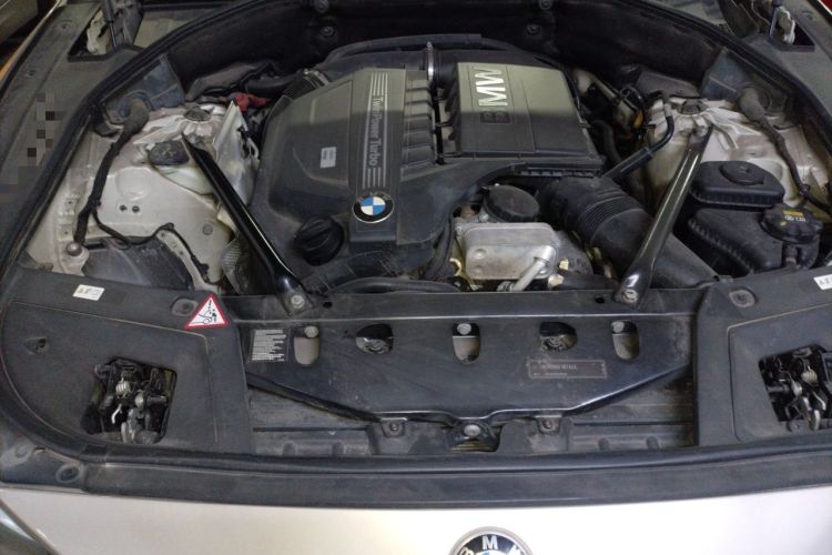 Used BMW 5 Series GT 2010 535i Leading Model Engine Bay