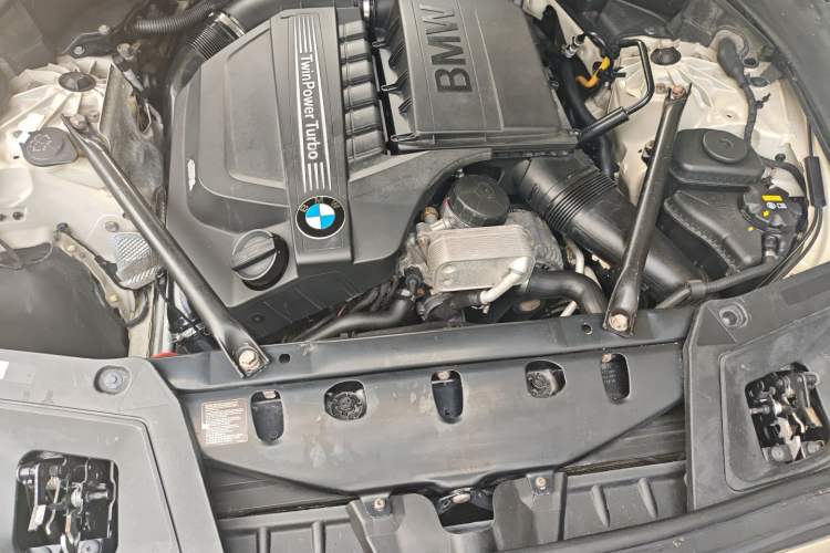 Used BMW 5 Series GT 2010 535i Leading Model Engine Bay