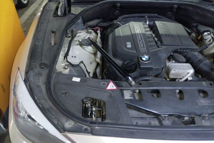 Used BMW 5 Series GT 2010 535i Leading Model Engine Bay Right
