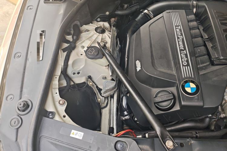 Used BMW 5 Series GT 2010 535i Leading Model Engine Bay Right
