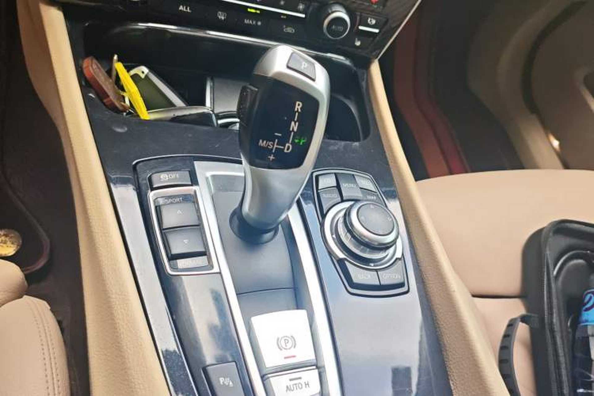 Used BMW 5 Series GT 2010 535i Leading Model Gear Lever