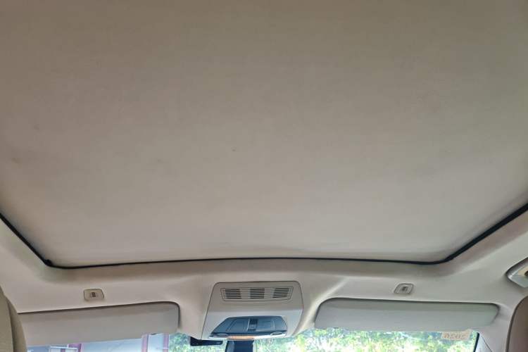 Used BMW 5 Series GT 2010 535i Leading Model Headliner