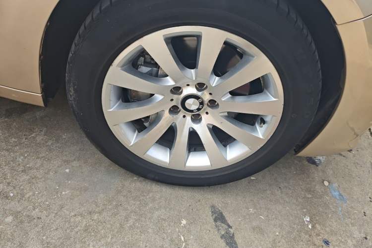 Used BMW 5 Series GT 2010 535i Leading Model Right Front Wheel Hub