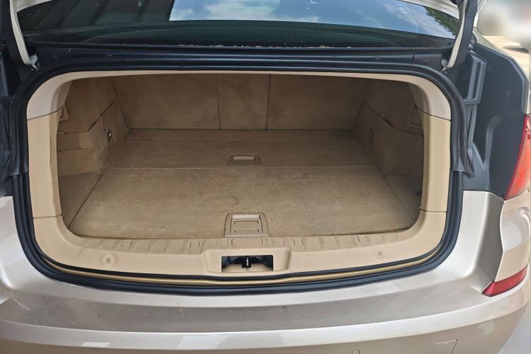 Used BMW 5 Series GT 2010 535i Leading Model Trunk