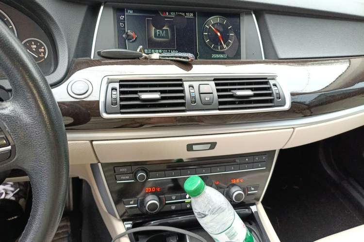 Used BMW 5 Series GT 2011 535i Elegant Edition Audio And AC Panel