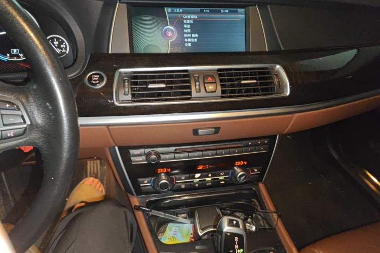 Used BMW 5 Series GT 2011 535i Elegant Edition Audio And AC Panel