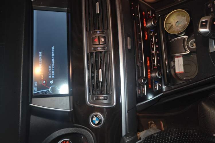 Used BMW 5 Series GT 2011 535i xDrive Luxury Edition Audio And AC Panel