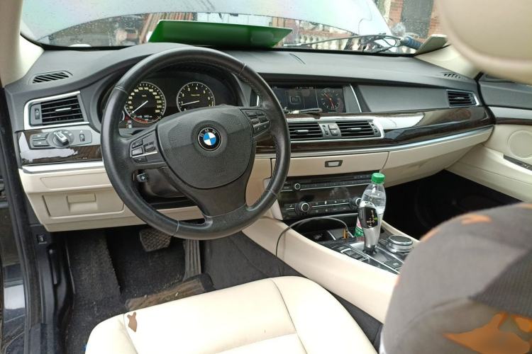 Used BMW 5 Series GT 2011 535i Elegant Edition Center Console