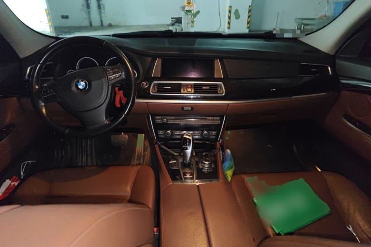Used BMW 5 Series GT 2011 535i Elegant Edition Center Console