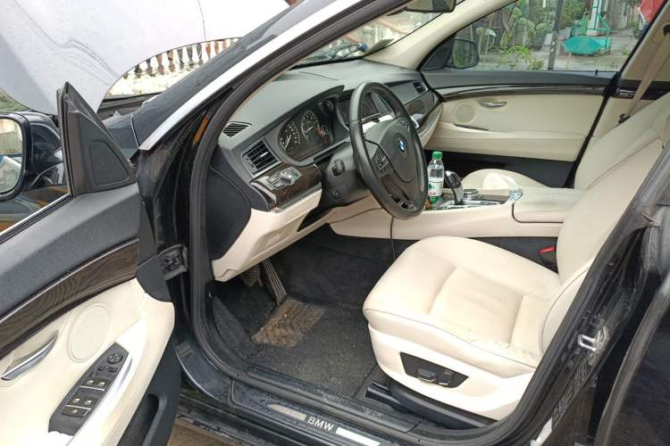 Used BMW 5 Series GT 2011 535i Elegant Edition Driver Seat