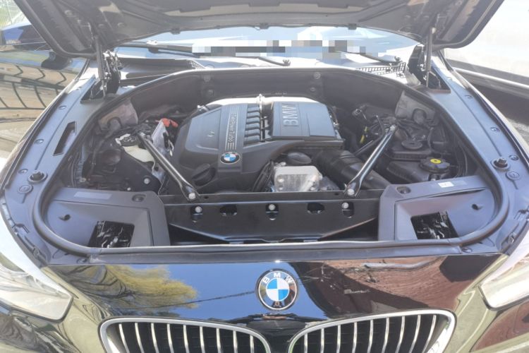 Used BMW 5 Series GT 2011 535i xDrive Luxury Edition Engine Bay