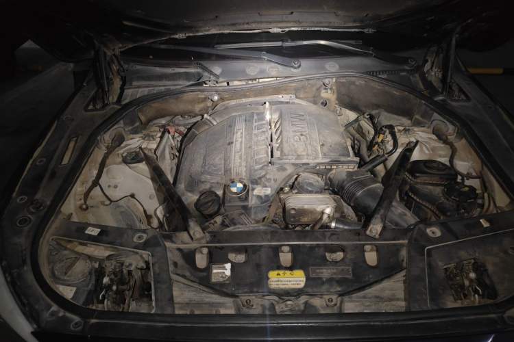 Used BMW 5 Series GT 2011 535i xDrive Luxury Edition Engine Bay