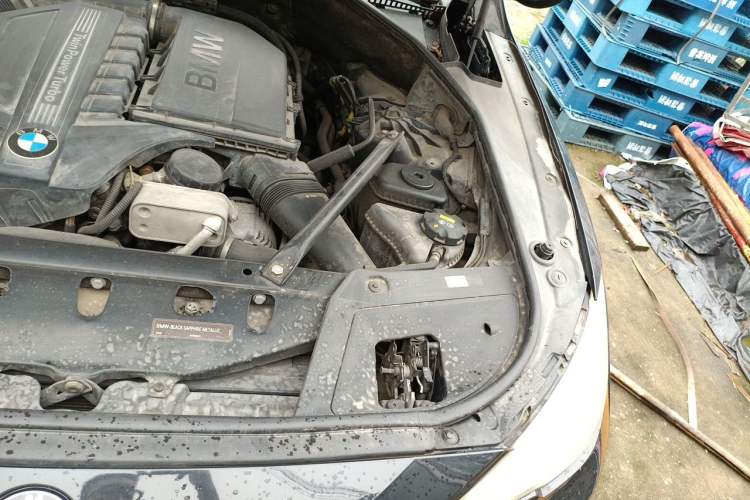 Used BMW 5 Series GT 2011 535i Elegant Edition Engine Bay Left