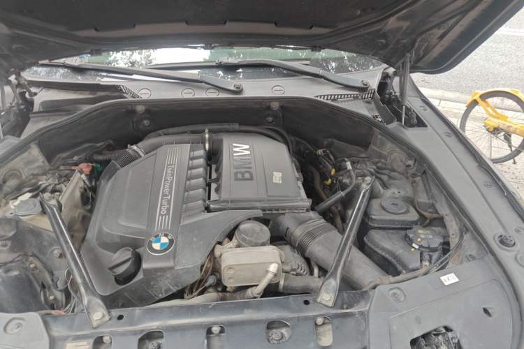 Used BMW 5 Series GT 2011 535i Elegant Edition Engine Bay Left