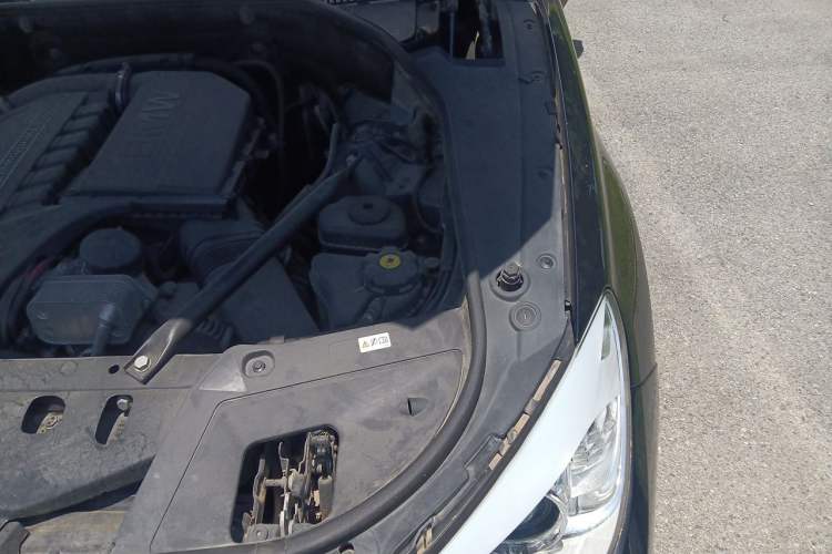 Used BMW 5 Series GT 2011 535i Elegant Edition Engine Bay Left