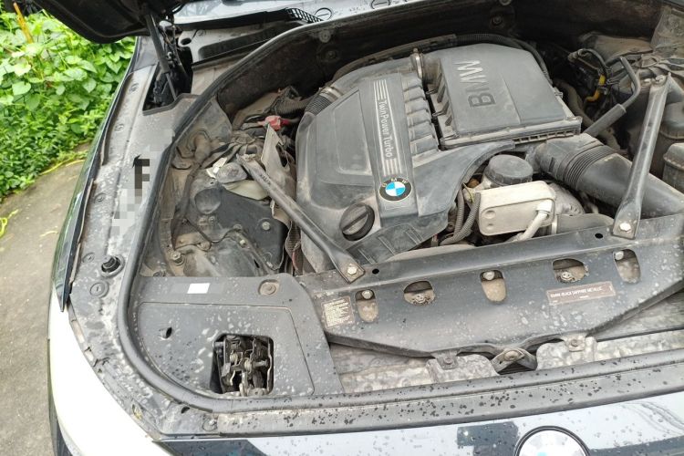 Used BMW 5 Series GT 2011 535i Elegant Edition Engine Bay Right
