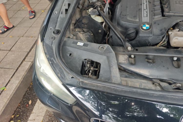 Used BMW 5 Series GT 2011 535i xDrive Luxury Edition Engine Bay Right