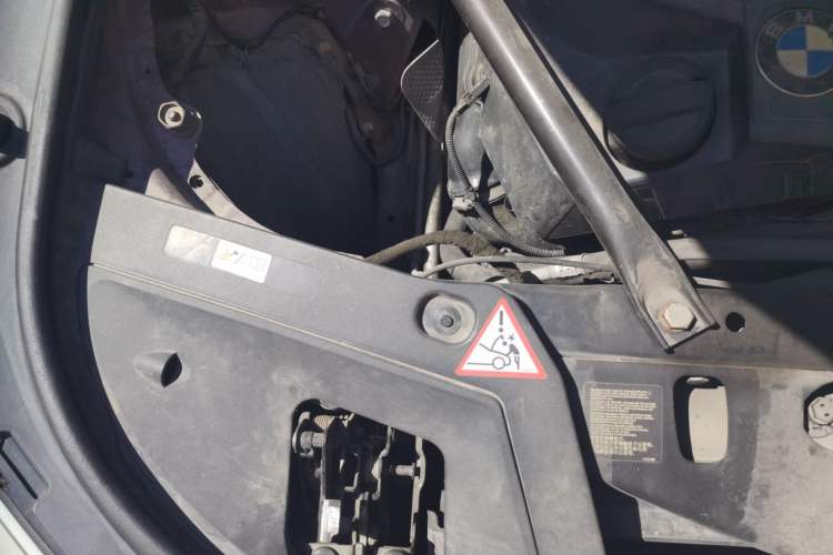 Used BMW 5 Series GT 2011 535i Elegant Edition Engine Bay Right