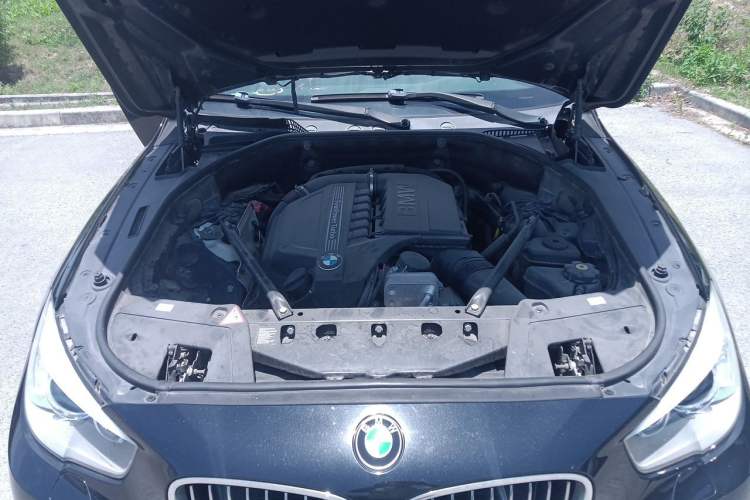 Used BMW 5 Series GT 2011 535i Elegant Edition Engine Bay