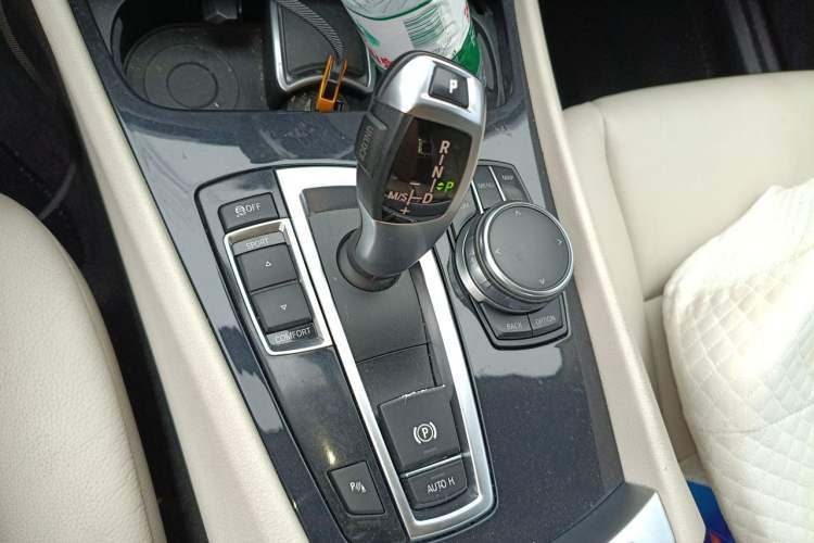 Used BMW 5 Series GT 2011 535i Elegant Edition Gear Lever