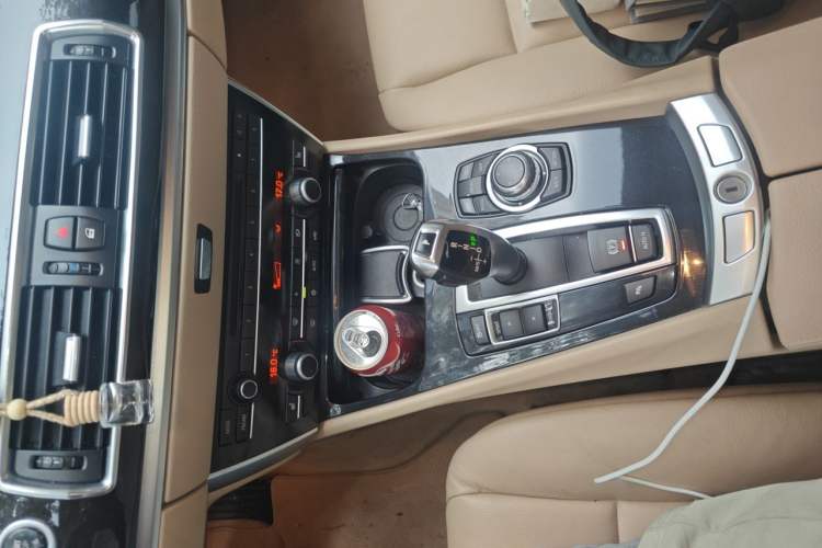 Used BMW 5 Series GT 2011 535i Elegant Edition Gear Lever