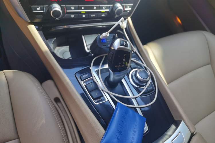 Used BMW 5 Series GT 2011 535i Elegant Edition Gear Lever