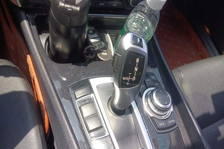Used BMW 5 Series GT 2011 535i Elegant Edition Gear Lever