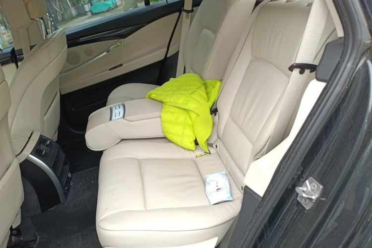 Used BMW 5 Series GT 2011 535i Elegant Edition Left Rear Seat