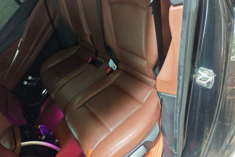 Used BMW 5 Series GT 2011 535i xDrive Luxury Edition Left Rear Seat