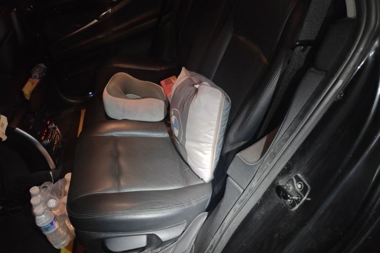 Used BMW 5 Series GT 2011 535i xDrive Luxury Edition Left Rear Seat