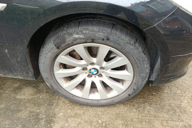Used BMW 5 Series GT 2011 535i Elegant Edition Right Front Wheel Hub