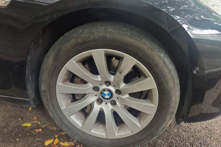 Used BMW 5 Series GT 2011 535i xDrive Luxury Edition Right Front Wheel Hub