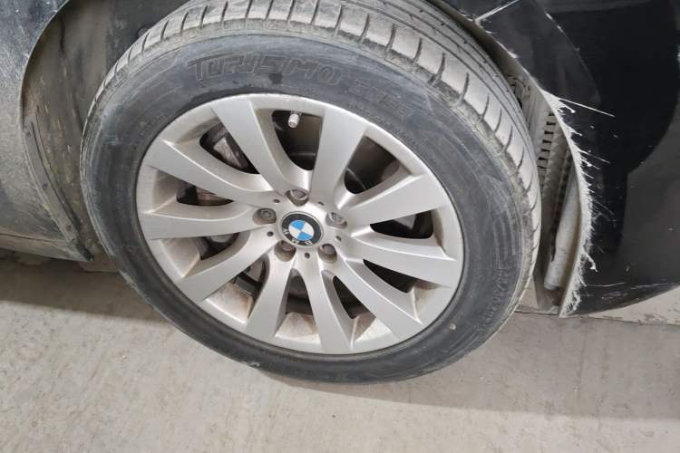 Used BMW 5 Series GT 2011 535i Elegant Edition Right Front Wheel Hub