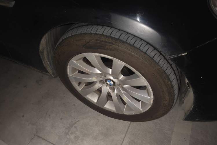 Used BMW 5 Series GT 2011 535i xDrive Luxury Edition Right Front Wheel Hub