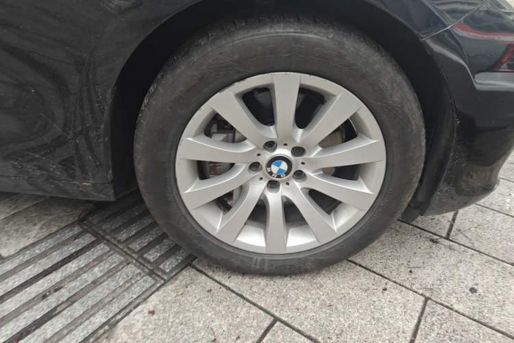 Used BMW 5 Series GT 2011 535i Elegant Edition Right Front Wheel Hub