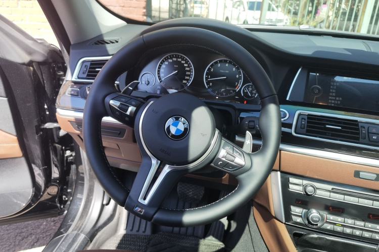 Used BMW 5 Series GT 2011 535i xDrive Luxury Edition Steering Wheel