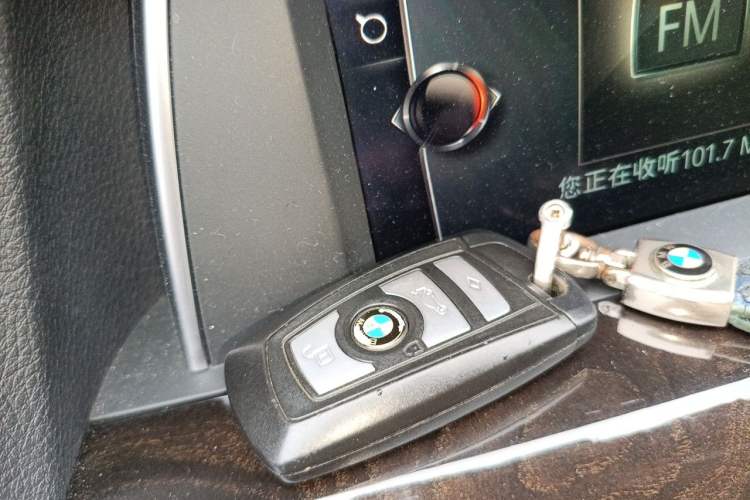 Used BMW 5 Series GT 2011 535i Elegant Edition Vehicle Key