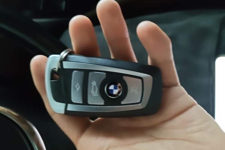 Used BMW 5 Series GT 2011 535i Elegant Edition Vehicle Key