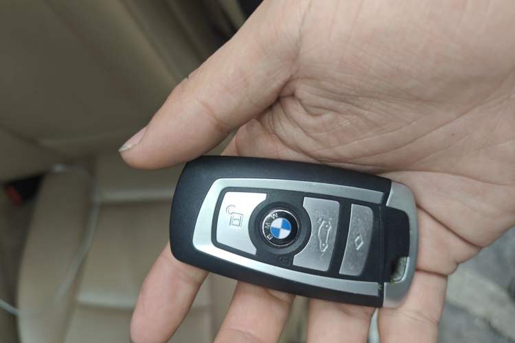 Used BMW 5 Series GT 2011 535i Elegant Edition Vehicle Key
