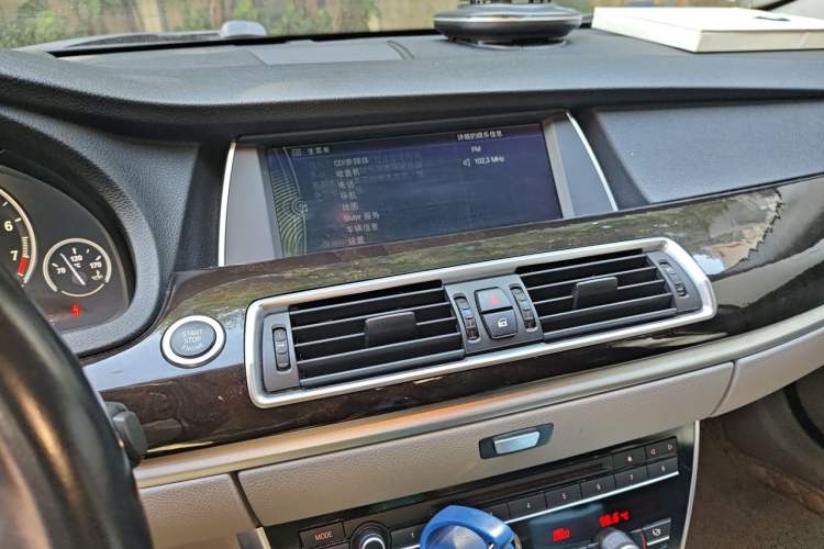 Used BMW 5 Series GT 2011 535i xDrive Luxury Edition Audio And AC Panel